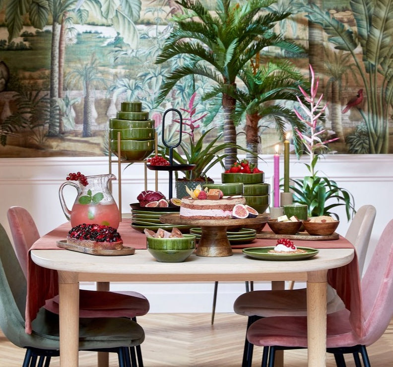 Kitchen & Dining