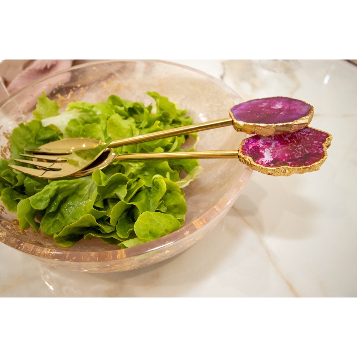 Golden salad covers Pierre Agate Rose