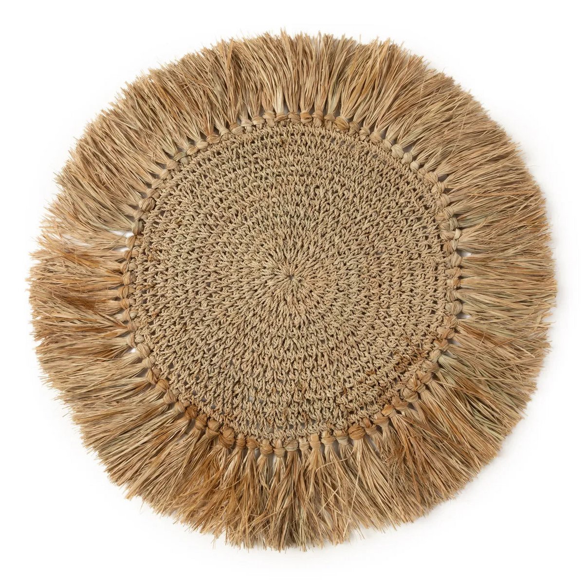 De gehaakte placemat van raffia - naturel